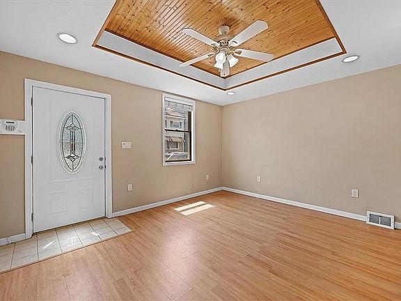 3rd image of 1923 Wharton St