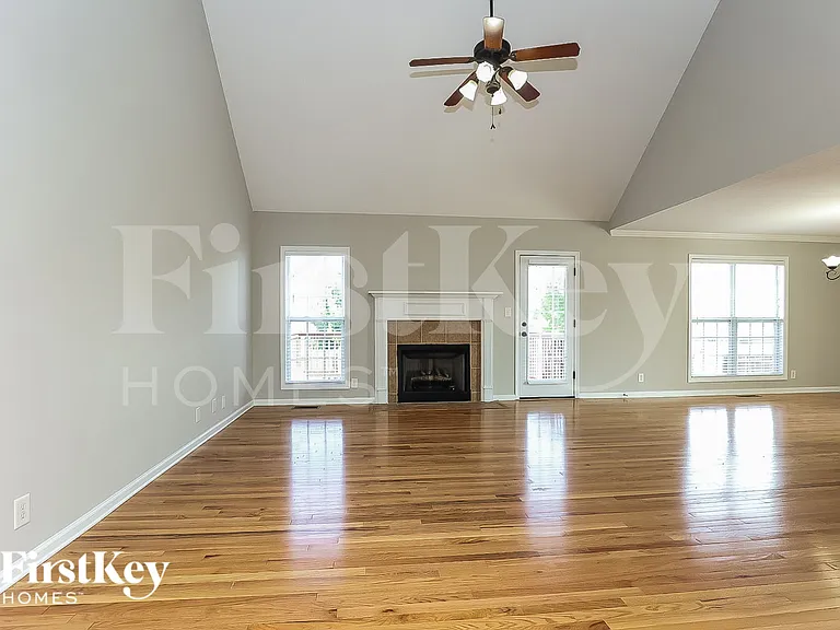 993 Glenhurst Way — Photo 4