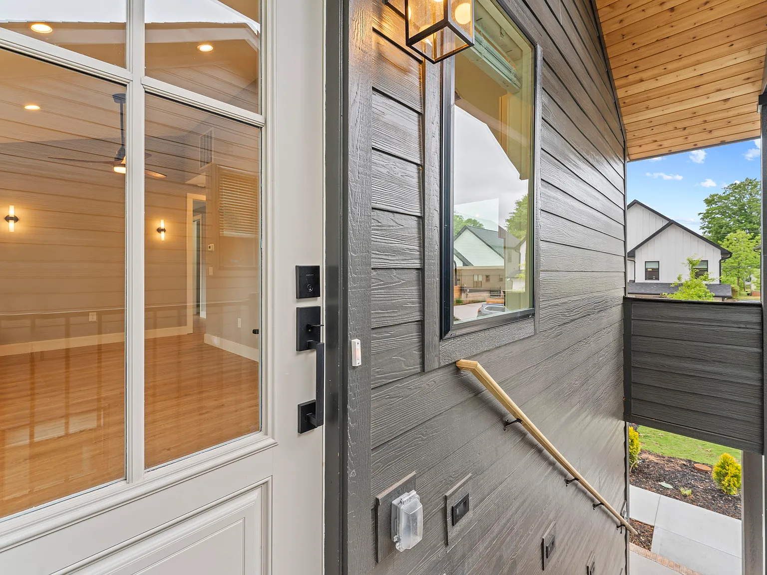 Medford Mews, Carriage House 321 — Photo 4