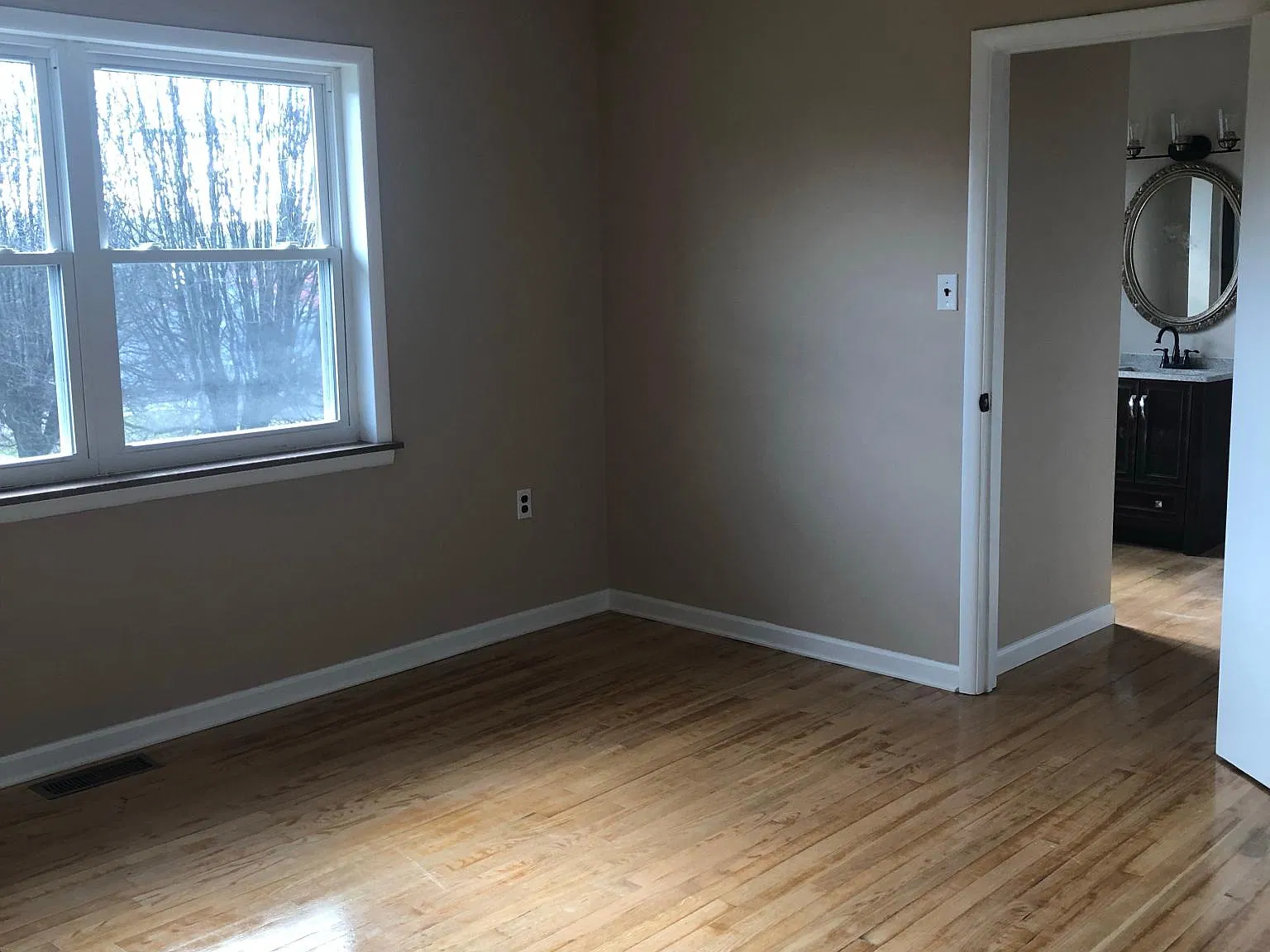 4 bed, 2000 sqft, $2,000 — Photo 4