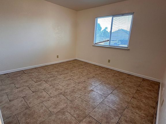 5th image of 1400 Lambert Way APT 3