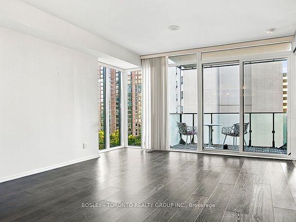 4th image of 75 Saint Nicholas St #805