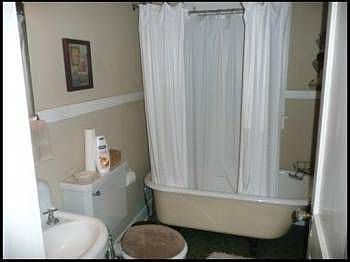 4th image of 306 Elmwood Dr