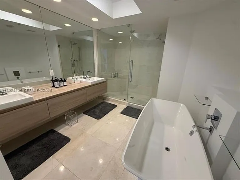 17301 Biscayne Blvd #2305 — Photo 11