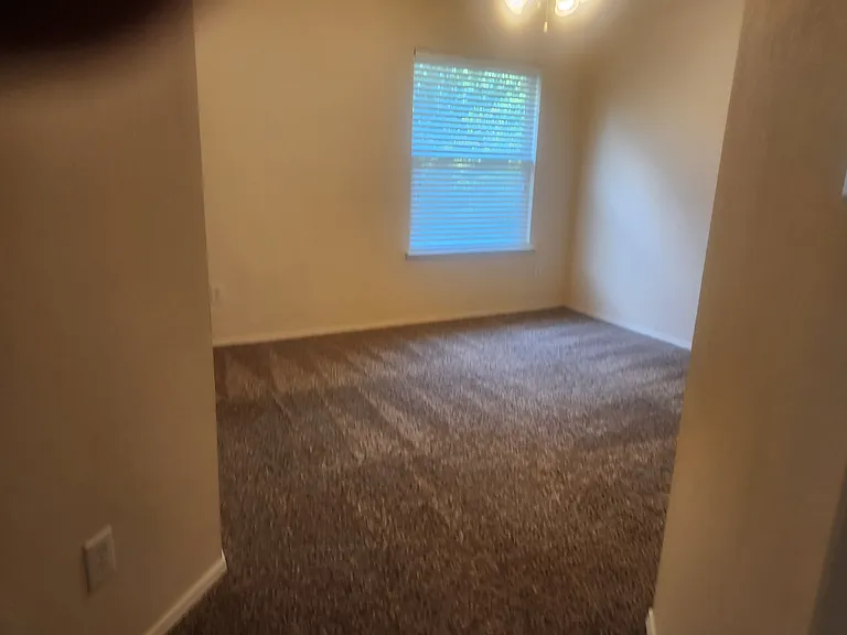 8405 Luzerne Dr — Photo 15