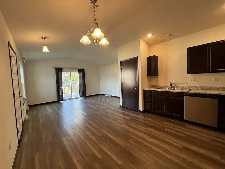 4922 Annabelle Ct — Photo 2