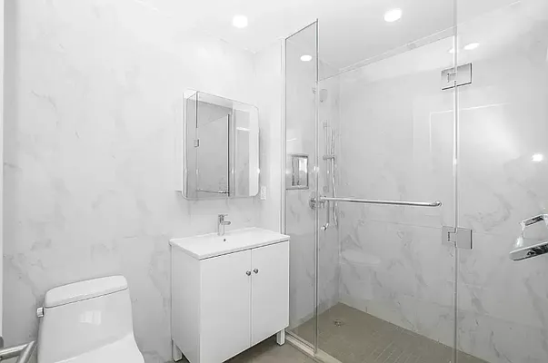 Rented by Bond New York | media 21