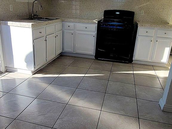 2nd image of 16134 Ivy Ave