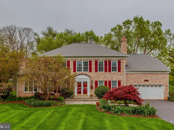 17541 Applewood Ln, Rockville, MD 20855