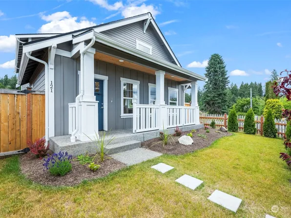 121 E Sullivan Street, Allyn, WA 98524