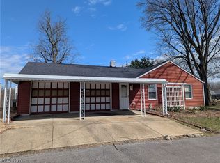 686 Portage Lakes Dr, Akron, OH 44319