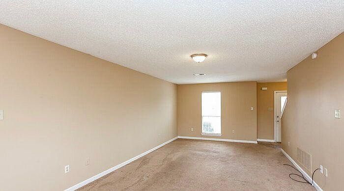 1st image of 7125 Hunters Horn Dr
