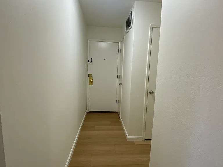 162 Roosevelt Ave — Photo 18