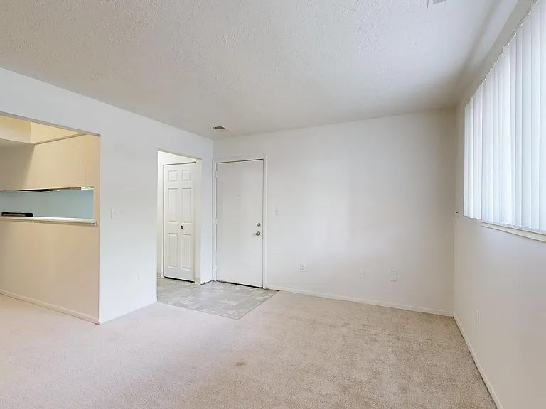 Country Meadow Apartments — Photo 28