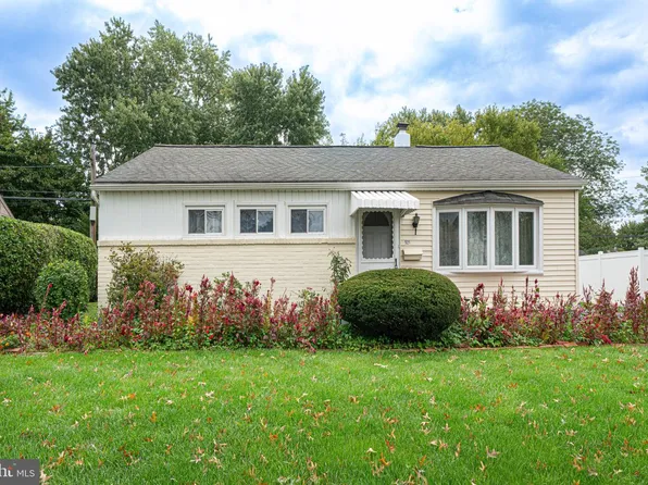 521 Winding Rd, Lansdale, PA 19446
