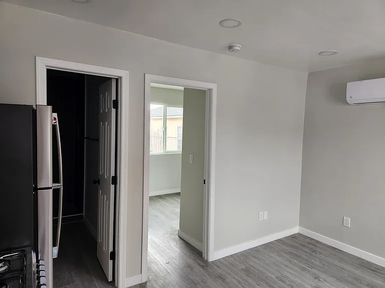 2848 Broadway #4 — Photo 3