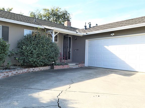 2nd image of 3436 Lindenoaks Dr