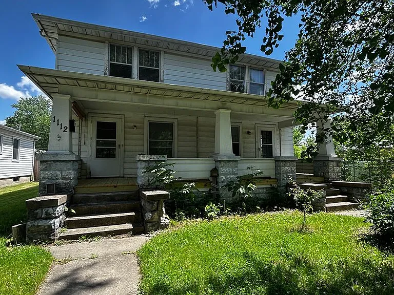 Washington Street Duplex — Photo 9