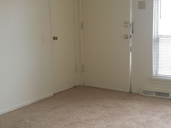 5th image of 4452 Brenton Ave APT B