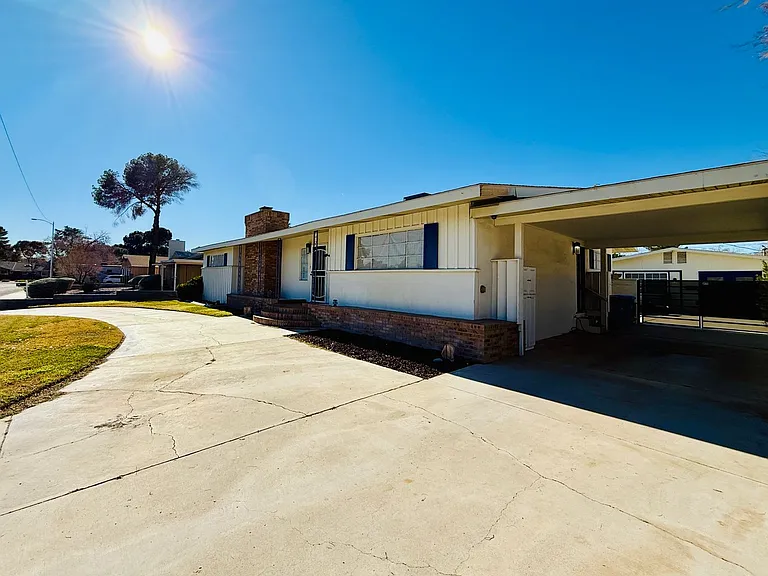 1208 Buehler Dr — Photo 4