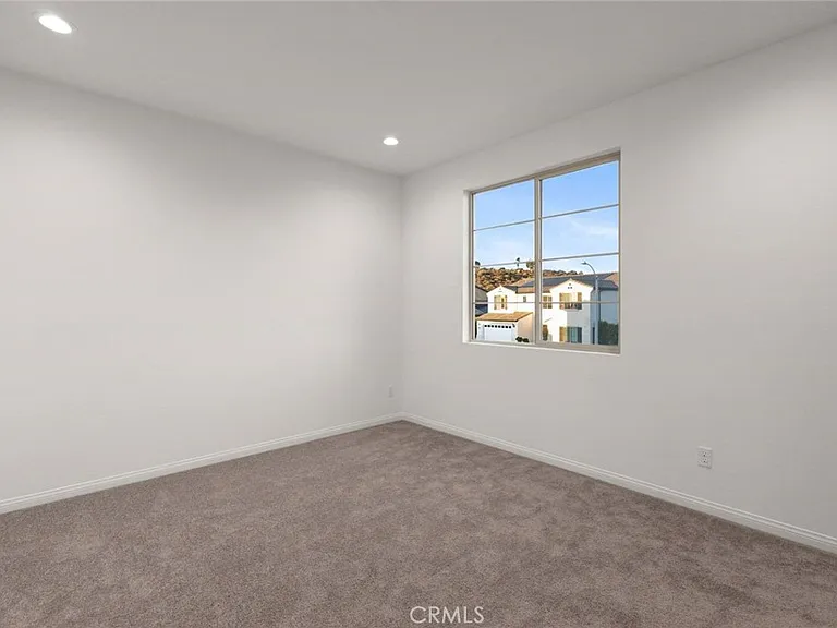 17727 Santa Lucia Ct — Photo 34