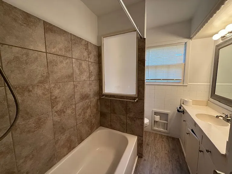2125 S Willis St — Photo 19