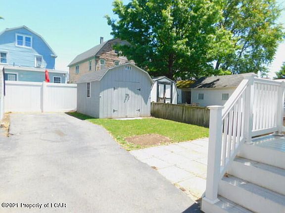 4th image of 110 E Bennett St