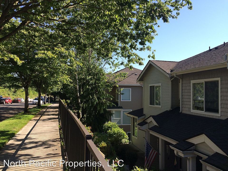 1st image of 14721 1st Ln NE Unit 105