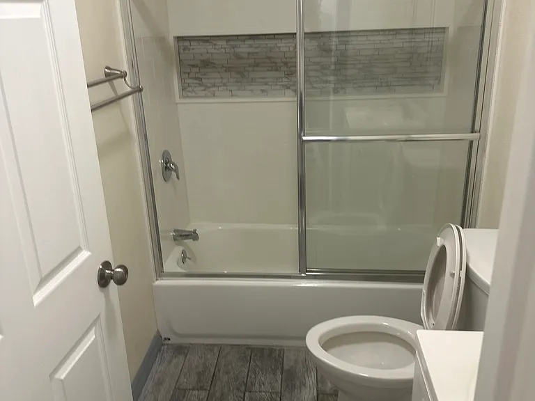2240 Johnston St #4 — Photo 4