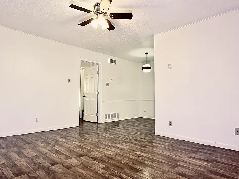 703 N Gilmer St #204 — Photo 1