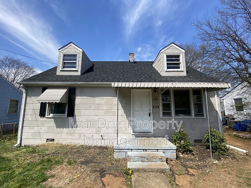 1st image of 209 Frazier St