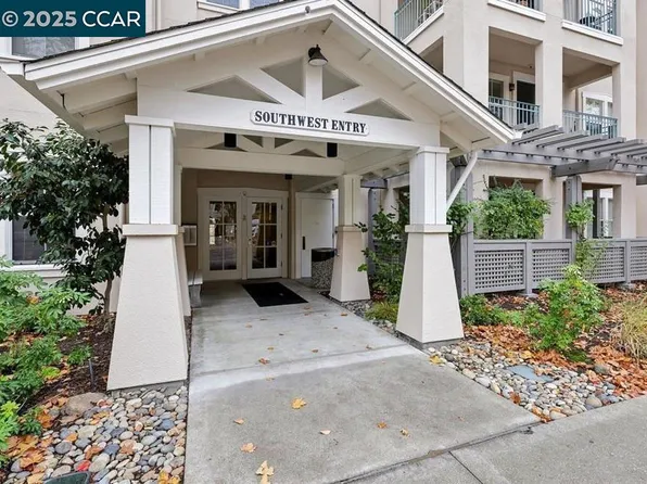 1860 Tice Creek Dr APT 1404, Walnut Creek, CA 94595