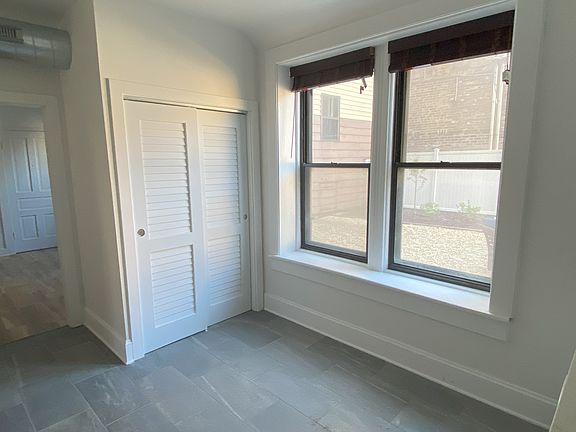 4th image of 1331 N Ashland Ave Suite 2M