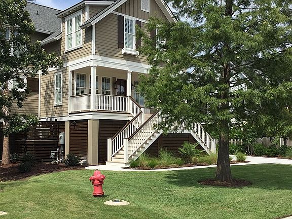 3rd image of 1909 N Creek Dr