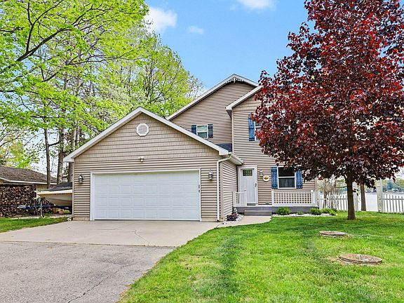 3rd image of 2316 W Shore Dr