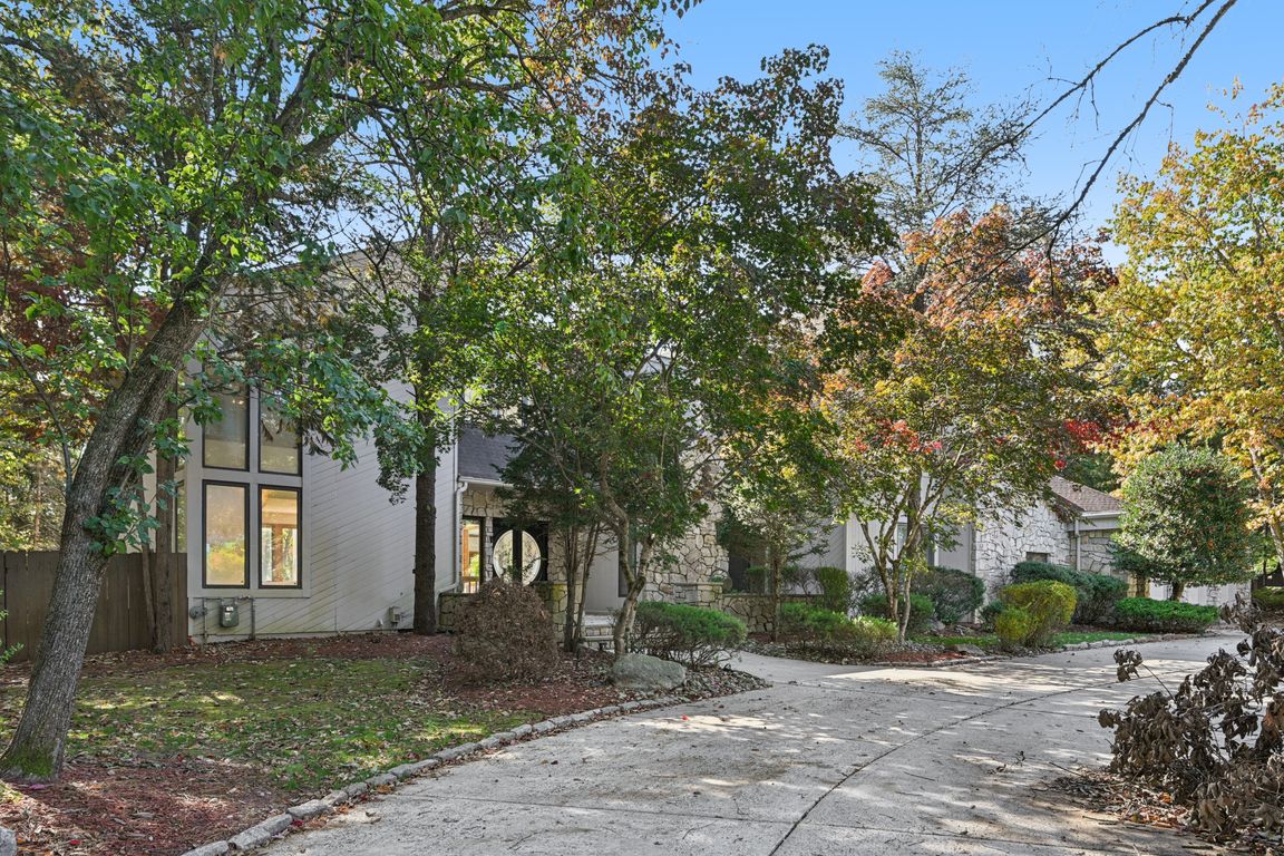 Country Lakes Dr-S2510-001.jpg