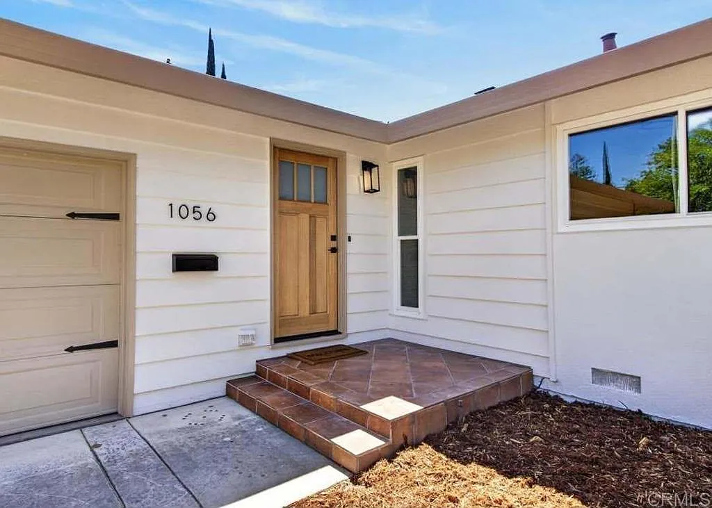 3 bed, 111 sqft, $2,500 — Photo 1