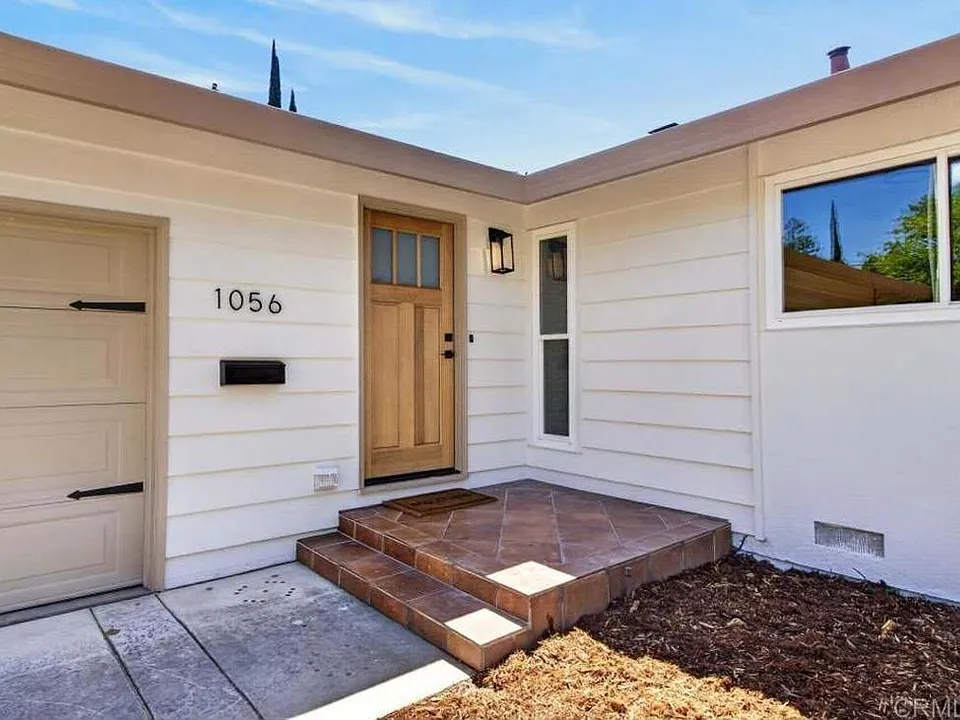 1056 Entrada Rd #2
