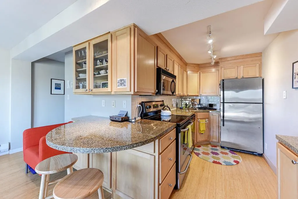 Kitchen - 1525 Taylor Ave N #407
