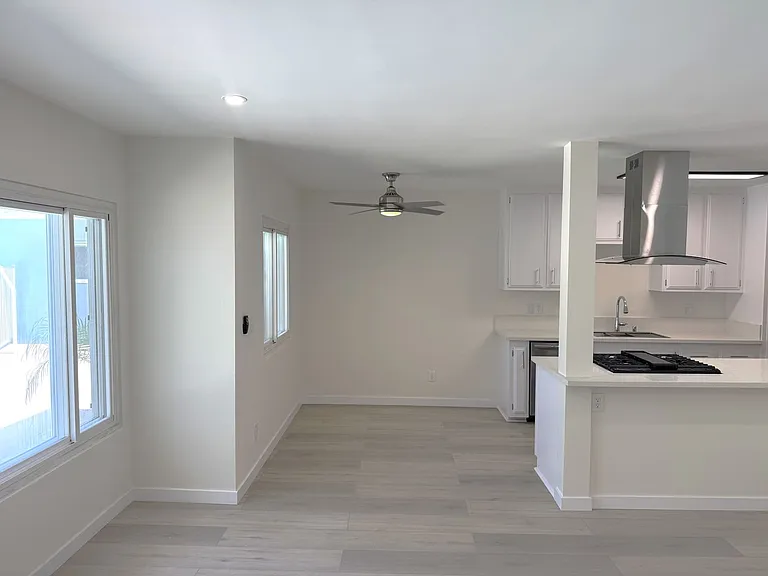 8634 Falmouth Ave — Photo 3