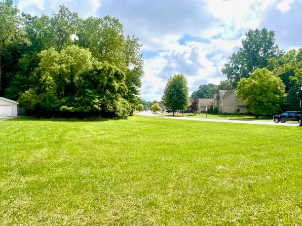 24664 E Huron River Dr, Flat Rock, MI 48134