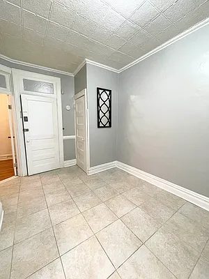 Rented by Compass | media 17