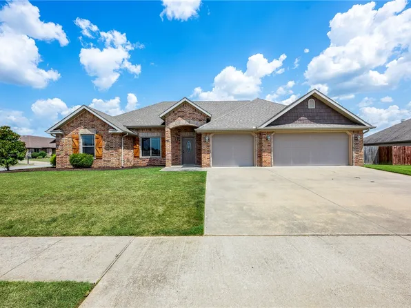 952 Stone St, Cave Springs, AR 72718