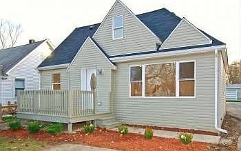2nd image of 207 E Willow Dr