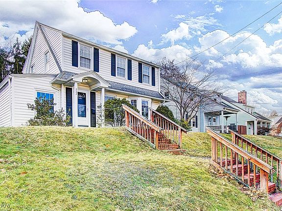 3rd image of 572 Aqueduct St