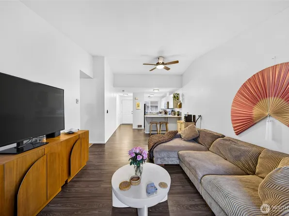 730 SE 8th Avenue #A202, Oak Harbor, WA 98277