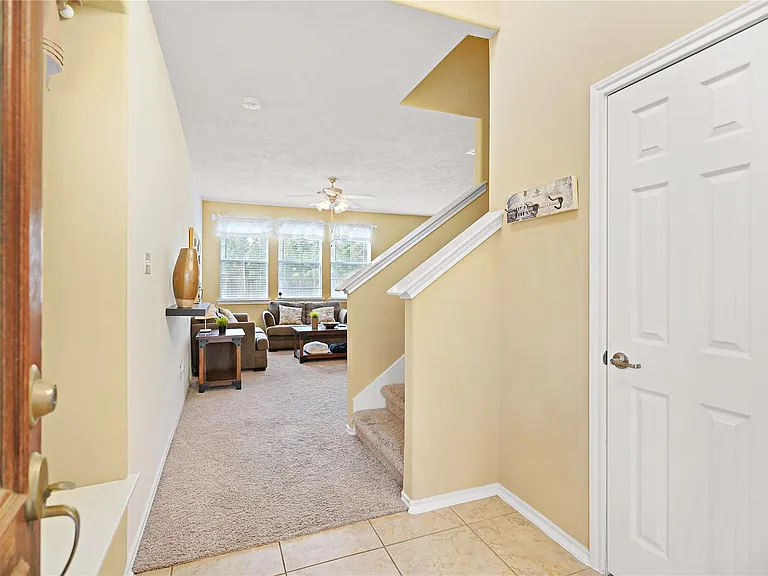 211 Bloomhill Pl — Photo 5