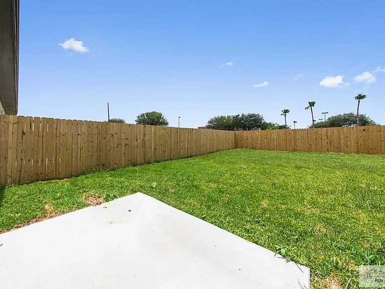 3269 Alegre Dr #B — Photo 17