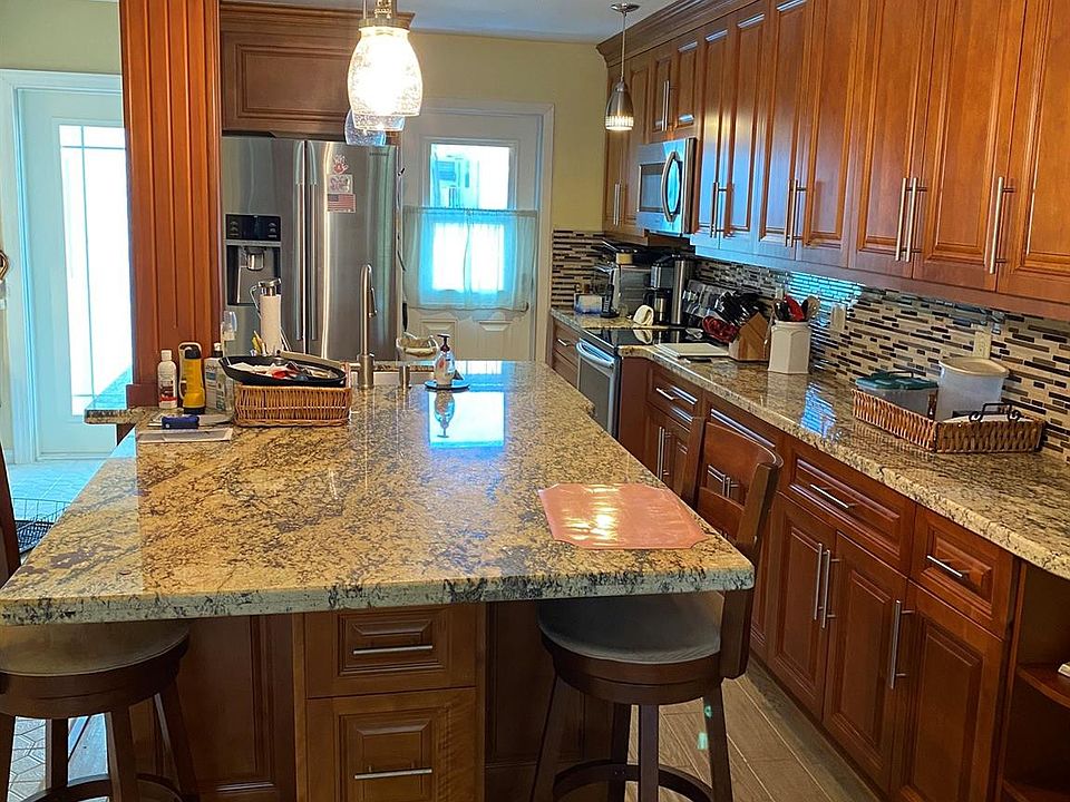 1st image of 401 NE 19th Avenue #27