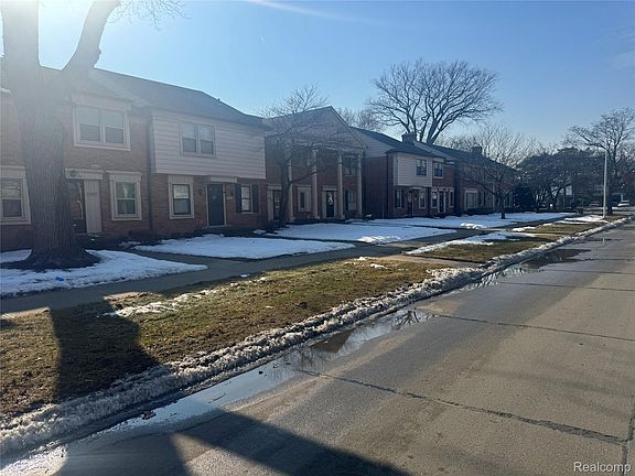 2nd image of 19648 Fleetwood Dr